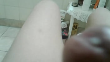 Preview 4 of Asian Cockuld - me masturbo en el ba&ntilde_o y acabo