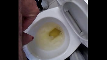 Preview 4 of Look Cooc - Cock peeing