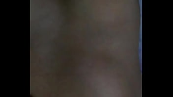 Preview 1 of Indian Babes Pissing - Ch2 sus pechos y su vagina