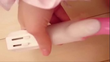 Preview 2 of Barazzere Mom Com - 岛国萌妹子自慰喷水