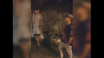 Preview 1 of Missionary Cougar - Andando na quebrada e cruzei com um novinho safado. Levei pra casa e fizemos uma putaria - Parte I