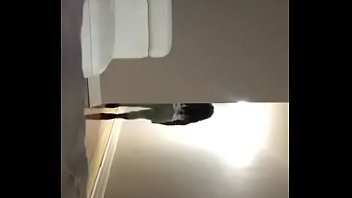Preview 3 of Step Mom Ariella Ferrera Video - Periscope video 1: negra moviendo el culo