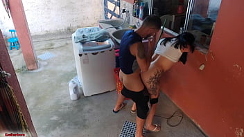 Preview 4 of Youizz - A patroa saiu e a empregada n&atilde_o resistiu meu pau ereto