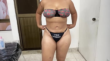 Preview 1 of Piss Di Toilet - mi vecina se ve sexy en camara