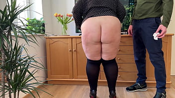 Preview 4 of Go Share - Curvy milf&#039_s morning golden shower