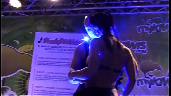 Preview 1 of Shafaq Naaz Xnxx - Cyber sex,  sesso dal futuro sul palco del salone di Alicante con Julien e Capitnao Eric