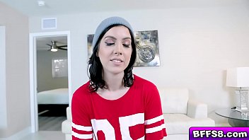 Preview 1 of Japan Sex Cerita Panjang - Jessica Lozano feeding the girls her sweet twat!