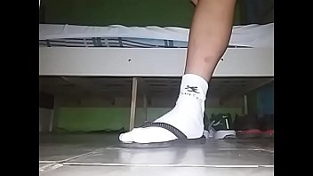 Preview 4 of Sexy Bd Model - Usando os chinelos do meu vizinho com meias brancas