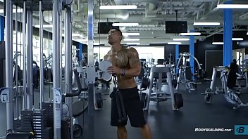 Preview 3 of Amatuer Tiffany - shoulder workout
