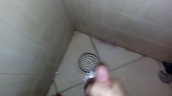 Preview 1 of Nikita Sex Nudes - Batendo uma e gosando no banheiro