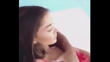 Preview 2 of Cara Download Video Sex Baby12 - amy jackson boobs pressed by her boyfriend