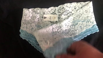 Preview 2 of Pwebwebcamo Khab - 射在原味粉藍色全蕾絲內褲上 分泌物很香 包起來套弄