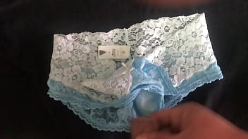 Preview 3 of Pwebwebcamo Khab - 射在原味粉藍色全蕾絲內褲上 分泌物很香 包起來套弄