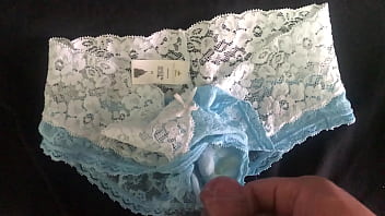 Preview 4 of Pwebwebcamo Khab - 射在原味粉藍色全蕾絲內褲上 分泌物很香 包起來套弄