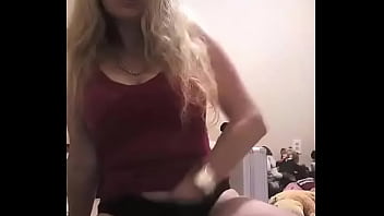 Preview 3 of Sinhala Club Girls - Madurita se queda sola en casa y se toca