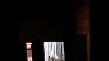 Preview 1 of Banla Dasi Xxxx Video - Flagra do Vizinho saindo do Banho