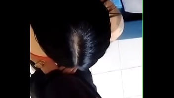 Preview 1 of Wwwxxxxxxxxx Xxx - Voy a casa de mi novio por su cumplea&ntilde_os y me graba chupandole la polla hasta follarme el culo,  terminamos con rico anal y tragada de leche
