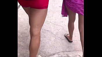 Preview 1 of Son Fucks Sexi Mother - Casada d&aacute_ o cu para macho no banheiro do restaurante enquanto corno filma de pertinho! COMPLETO NO RED