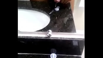 Preview 3 of Oli Up Butt - Homem gozando