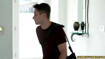 Preview 1 of Seachdod Rap - Brad fucks his hot step mom&#039_s aged pussy on the couch!