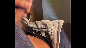 Preview 3 of Bali Thai Porn - Quando bate o tes&atilde_o,  &eacute_ hora de ordenhar o cacete