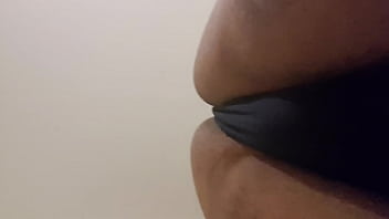 Preview 1 of Tube Porn Paksa - Ninja dan&ccedil_ando de cueca mostra o c&uacute_zinho