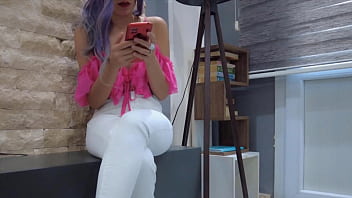 Preview 1 of Femdom Hanfjob - Me follo a mi instructor porque me hace sentir muy cachonda - Me follo a mi instructor porque me hace sentir muy cachonda