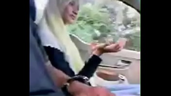 Preview 2 of Sil Pack Xnxx 2018 - Malay girl giving handjob while driving