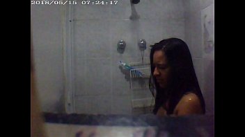 Preview 1 of 3mins Sex - Espio a mi prima mientras se ba&ntilde_a-2