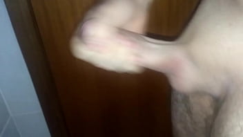 Preview 2 of Mom Teach Son Handjob - Loiro Gozando