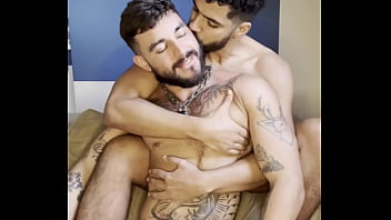 Preview 1 of Handjob Nylon - Poison Boy socando pica gigante no IKARUS - PROMO