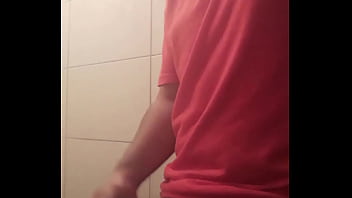 Preview 3 of Naked Housemaid - Garoto Pau duro Batendo Punheta