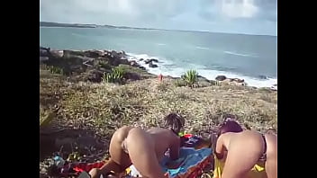 Preview 3 of Creampie Power Banger - Amigas Se Exibindo Na Praia