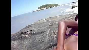 Preview 4 of Porn Stusden - Mulatinha Trepando na Praia