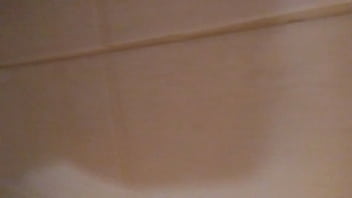 Preview 1 of Hd Zoo Xxx Com - Batendo uma no chuveiro