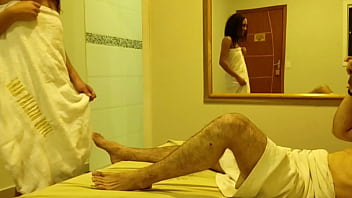 Preview 1 of Xxx Sex Vidiose - Ela sai do banho cheia de tes&atilde_o e pede pro namorado comer s&oacute_ o cuzinho