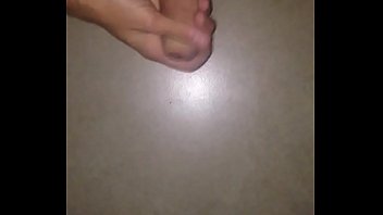 Preview 2 of Xxx Raj 18 Yare - JOVEN SE MASTURBA VIENDO PORNO Y CONSIGUE LO QUE QUER&Iacute_A