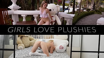 Preview 2 of Mom Bungs Amateur - Plushies.tv intro trailer