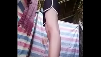 Preview 1 of Xxxindian Movis - em n&oacute_ đang tắm