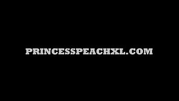 Preview 1 of Xxx Pakistani Xxx Jangle - PRINCESSPEACHXL SWALLOWS THAT NUT
