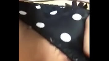 Preview 3 of 34ddd Arab - Mi Amiga se toca rico para mi