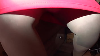 Preview 2 of Tiffany Piss - MI ESPOSA.BAJO LA FALDA VESTIDA DE ROJO.PARA UNA FIESTA.SWINGER