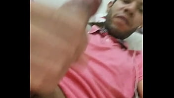 Preview 2 of Yssa Yets - Moreno batendo uma