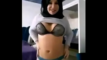 Preview 1 of Tear Pussy Teen - what&#039_s her name