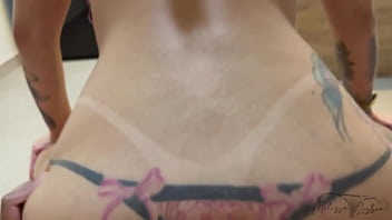 Preview 4 of Sister Sleep Fuck Yoga - Um chocolate preto bem duro para minha madrasta,  e no final jorra muito leite que ela adora ganhar