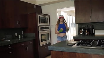 Preview 1 of Bokep Selingkuh Mesum - Ash gets a blowjob