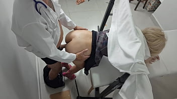 Preview 4 of Www Xxx Locel Video Com - Madrasta vai ao ginecologista e foi fodida pelo m&eacute_dico ao lado da enteada!