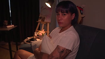 Preview 1 of Dunia Dust - She doesn&#039_t notice me fucking her