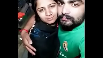 Preview 1 of Pisscum Xxx - Desi cute sexy Bhabhi Give smooch kiss her hubby.