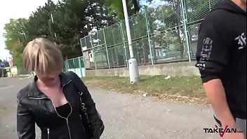 Preview 2 of Dogi Tyipe Sxs Hot Girl - Short hair milf convinced to fuck